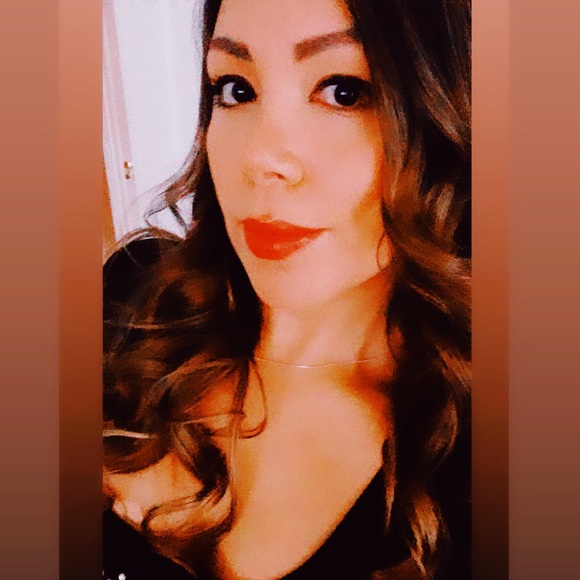 Meet your Posher, Adriana - Picture 1 of 1